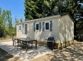 Logement 2 chambres avec jacuzzi sur terrain en pleine nature